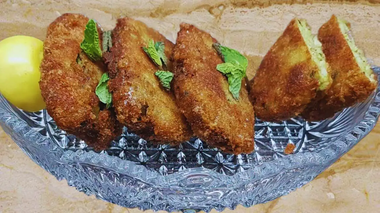 Serving prawn kababs