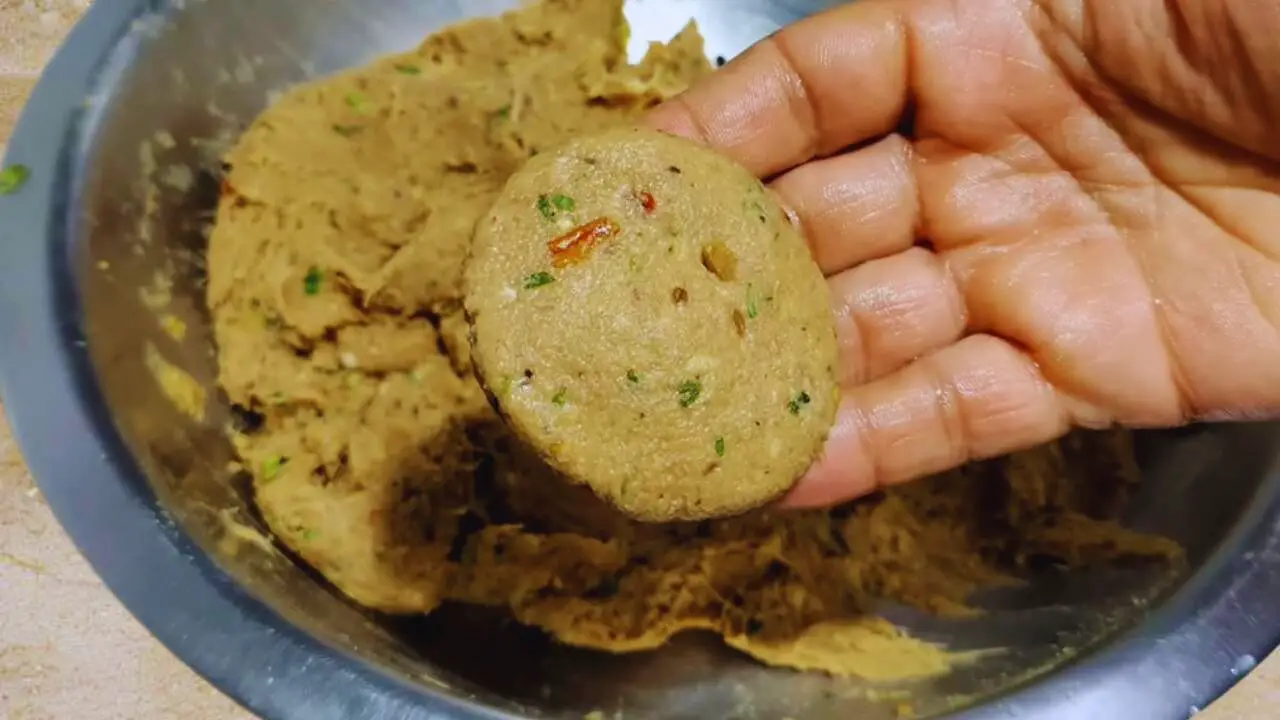 Shaping mutton kababs 