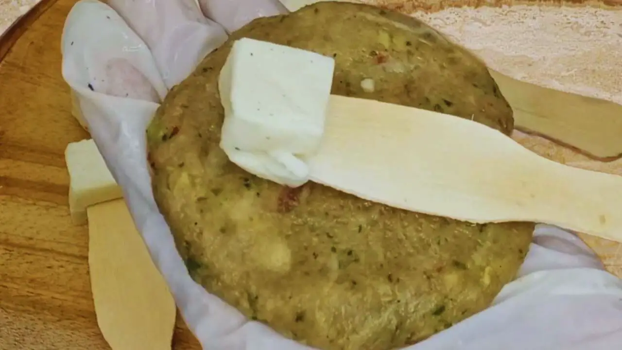 Shaping mutton lollipop