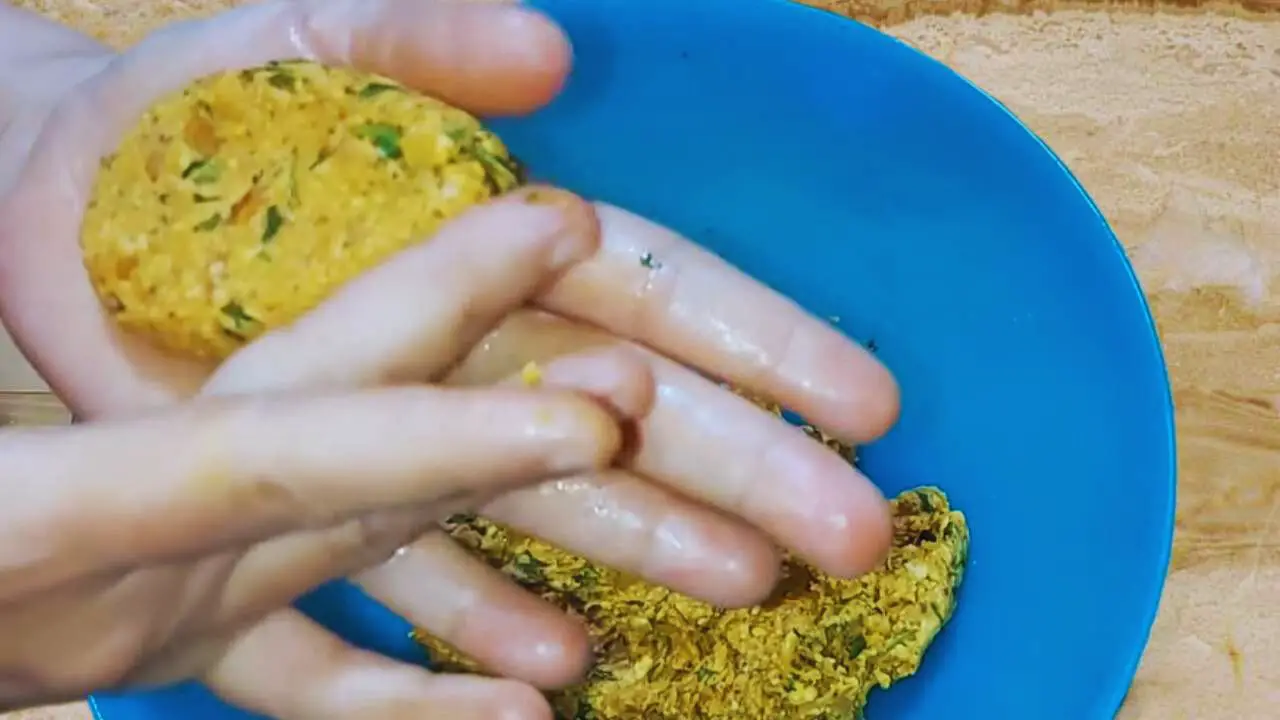 Shaping paneer kabab