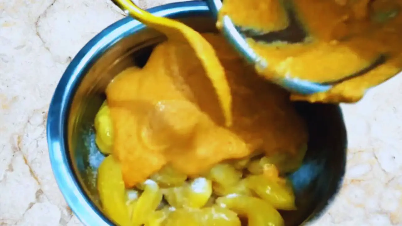 Pouring the paste