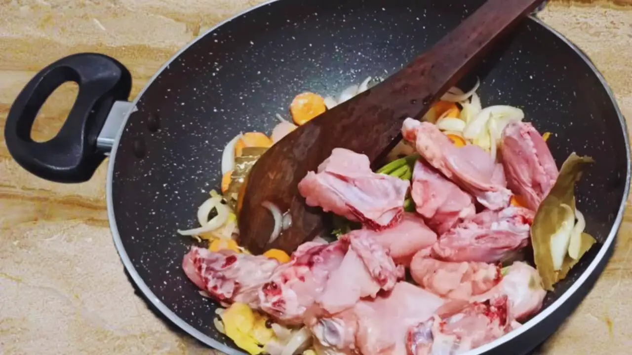 Adding chicken pieces 