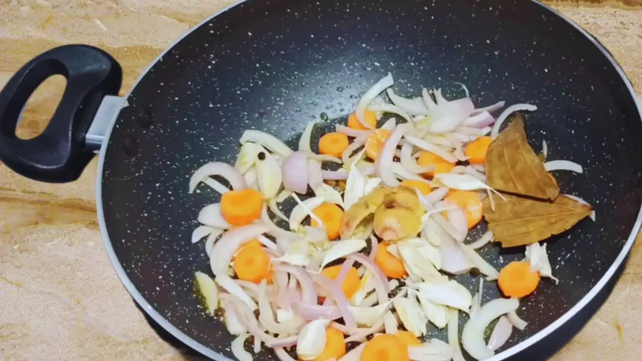 Adding ginger and garlic 