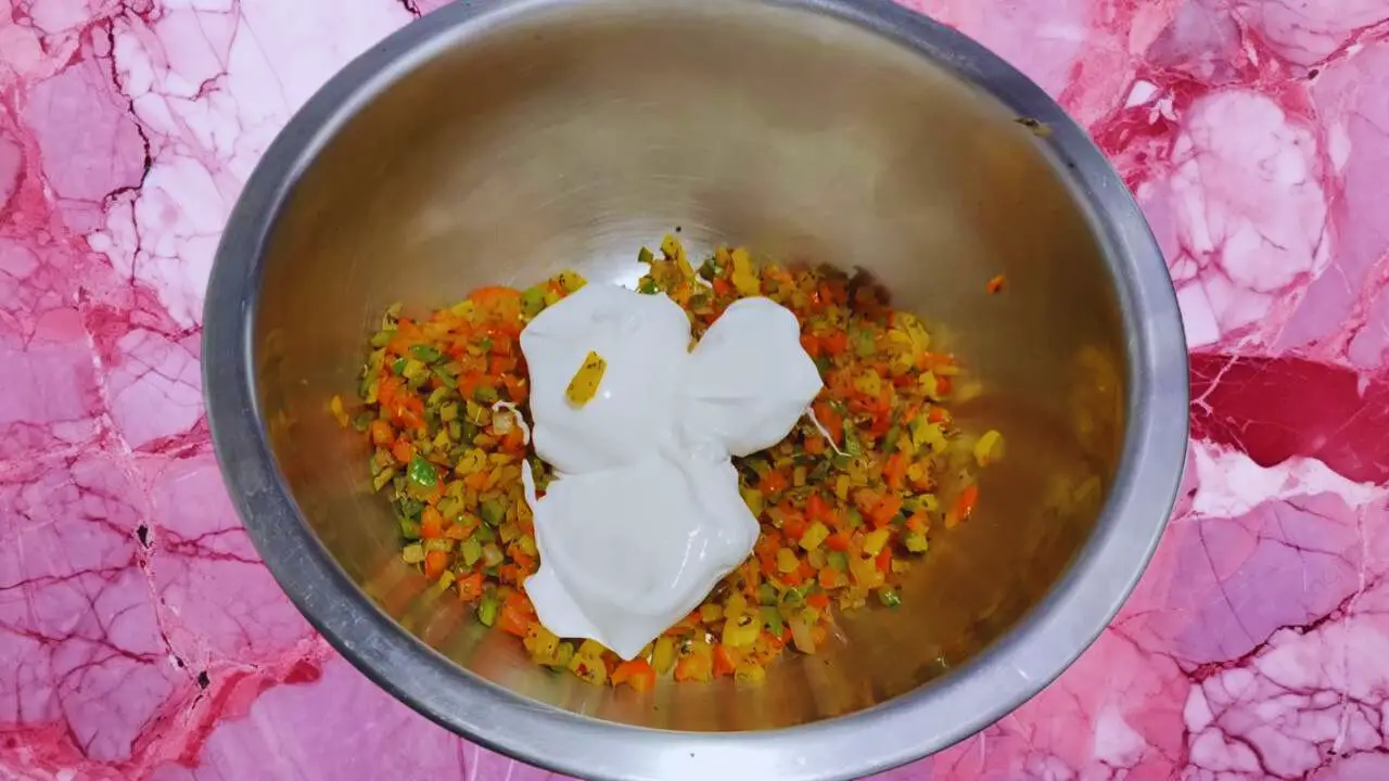 Adding mayonnaise 