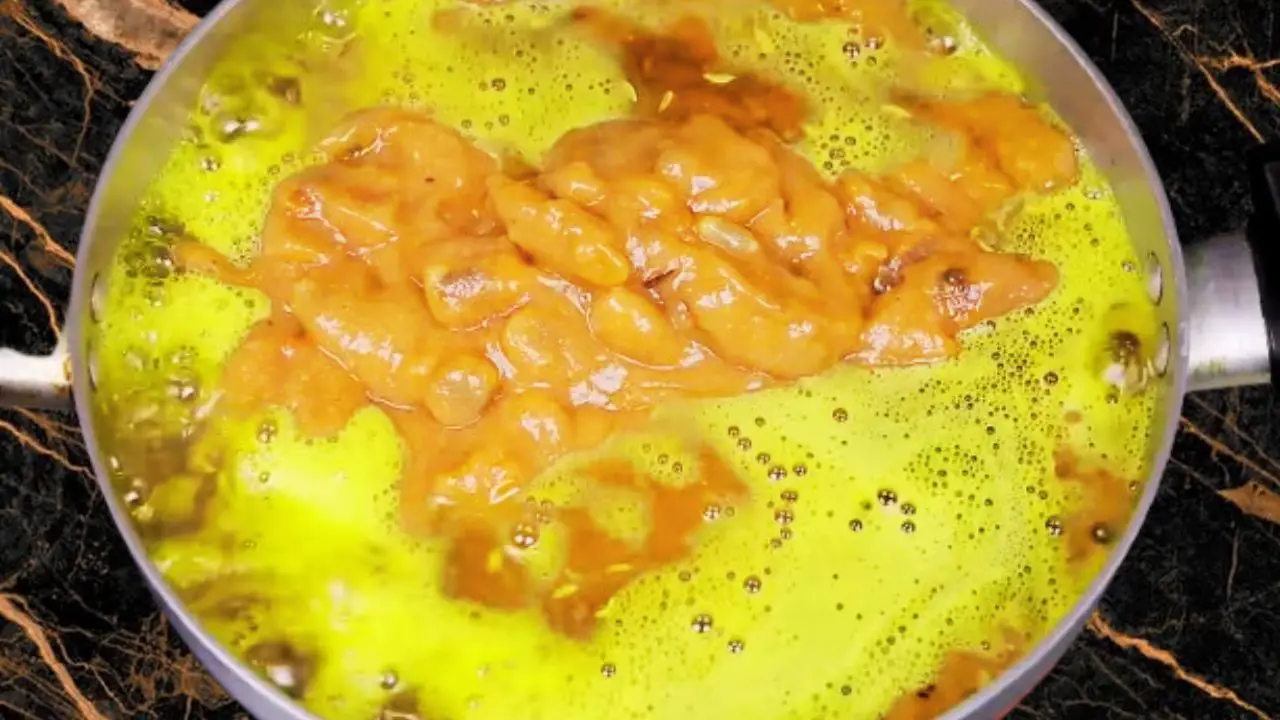 Adding tamarind pulp 