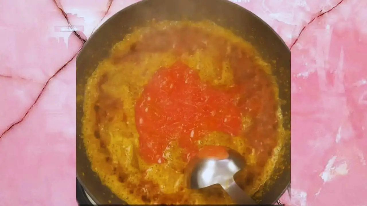 Adding tomato paste 