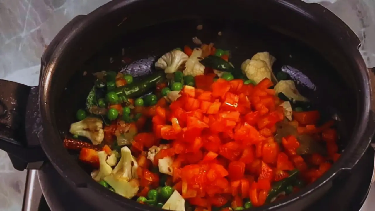 Adding tomatoes 