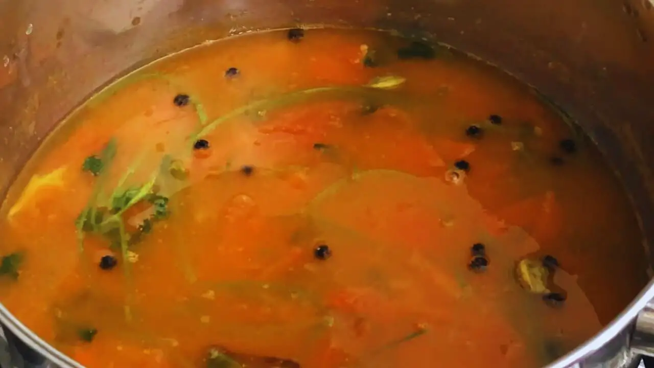 Tomato coriander soup recipe step 7 Adding water