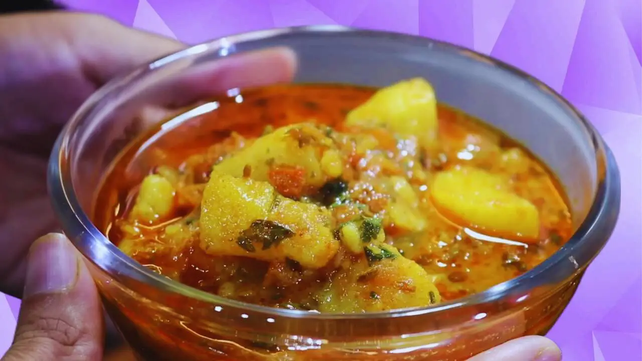 Aloo Tomato Curry served 