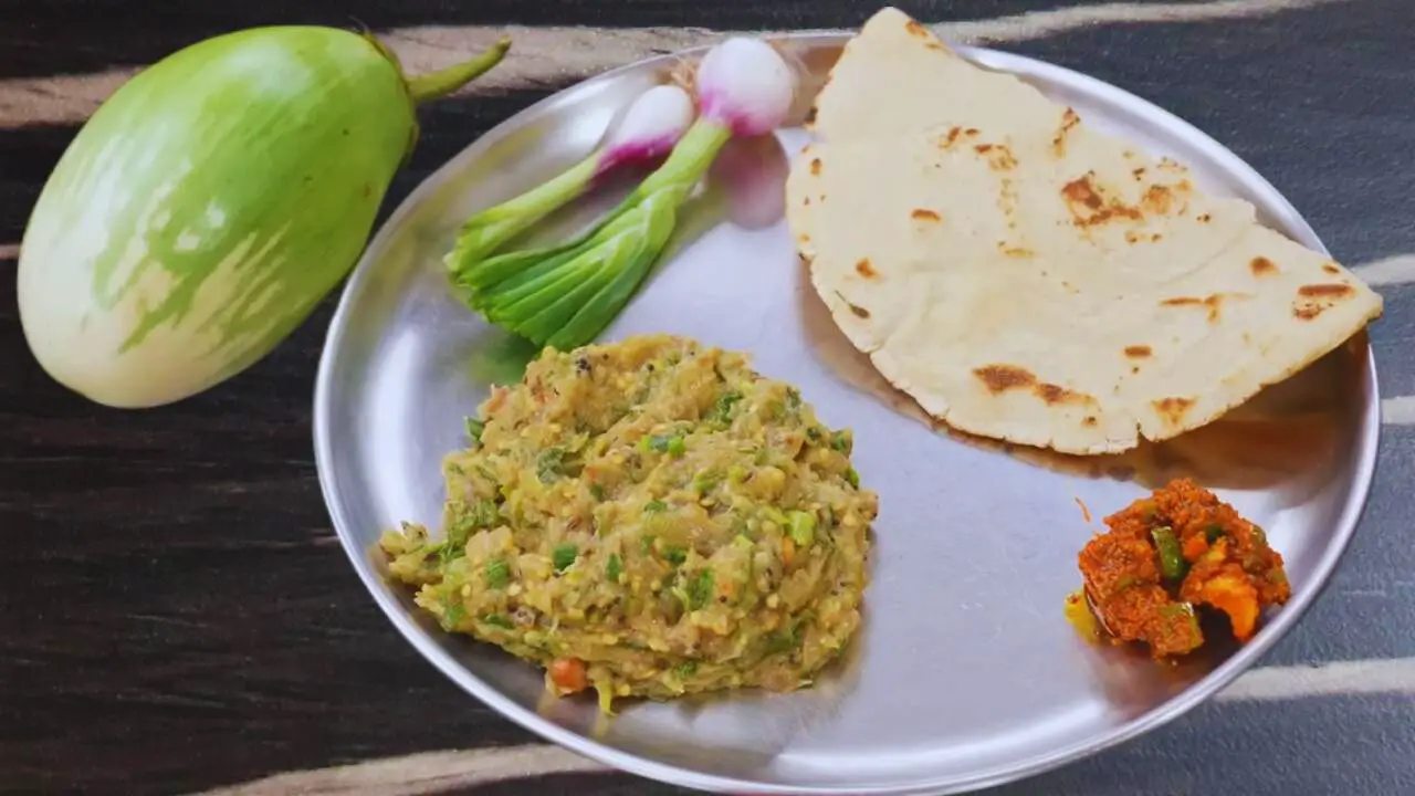 Baingan Bharta served with roti