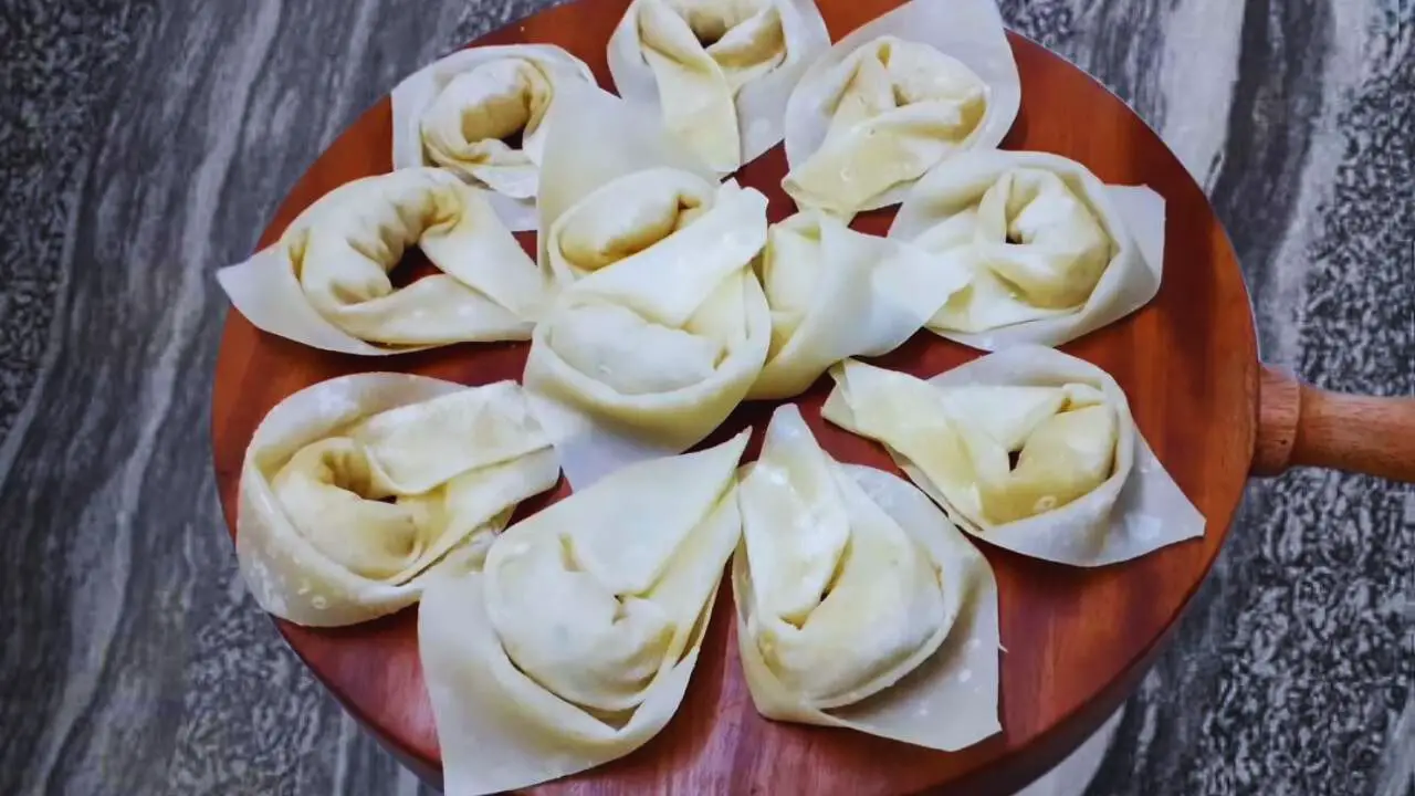 Chicken wontons ready to fry 