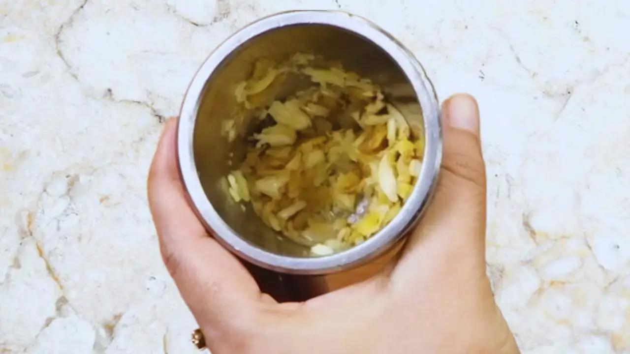 Aloo baingan curry recipe step 3 Crushed ginger and garlic