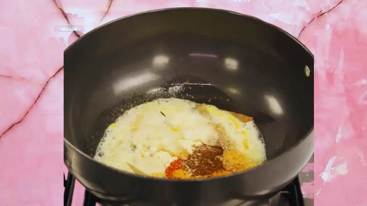 Frying the spices 