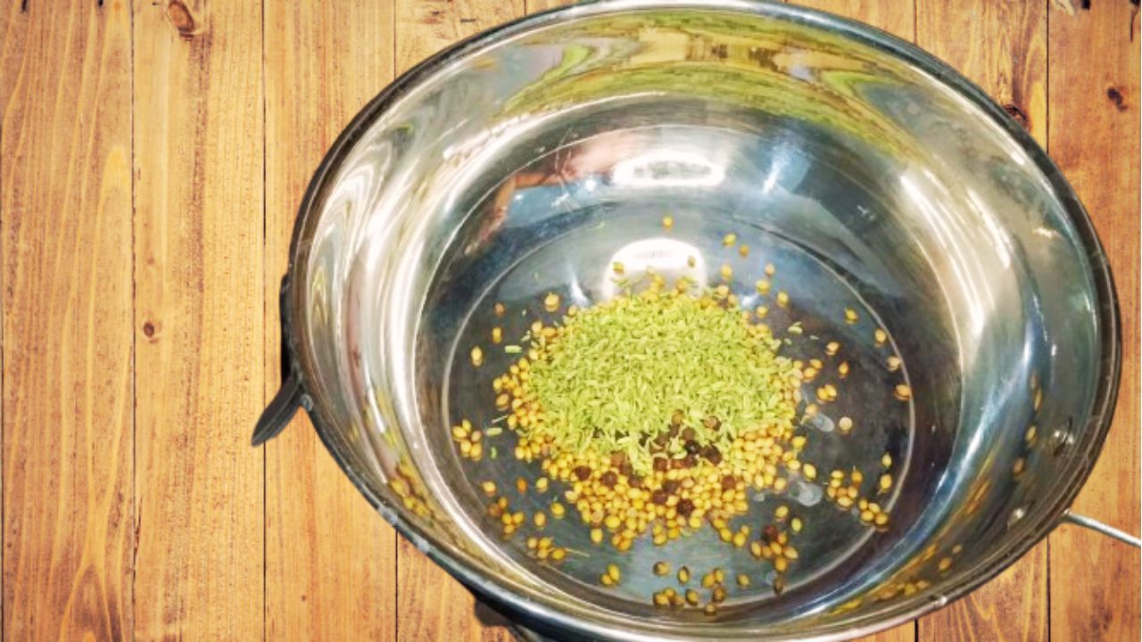 Lotus stem pickle recipe step 4 Frying whole spices