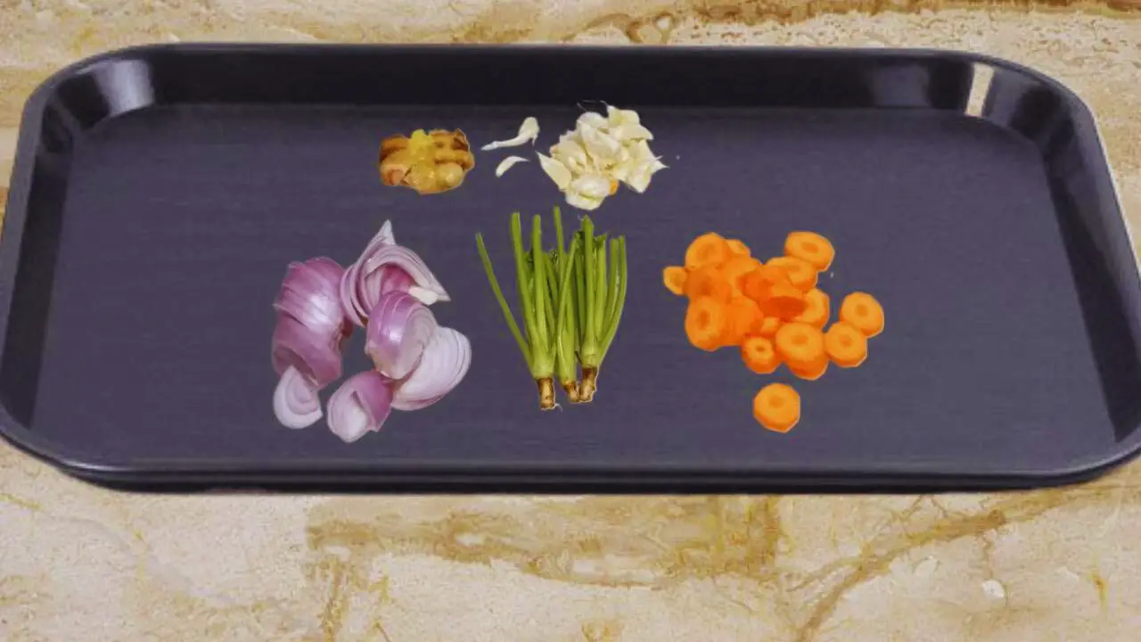 Ingredients to add to chicken soup 