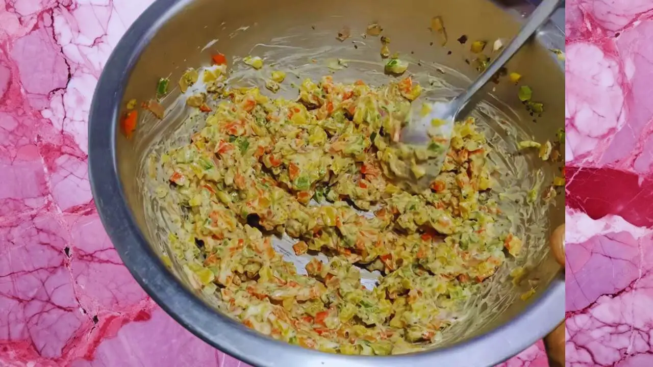 Mixing mayonnaise 