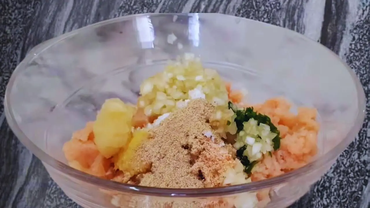 Preparing chicken filling