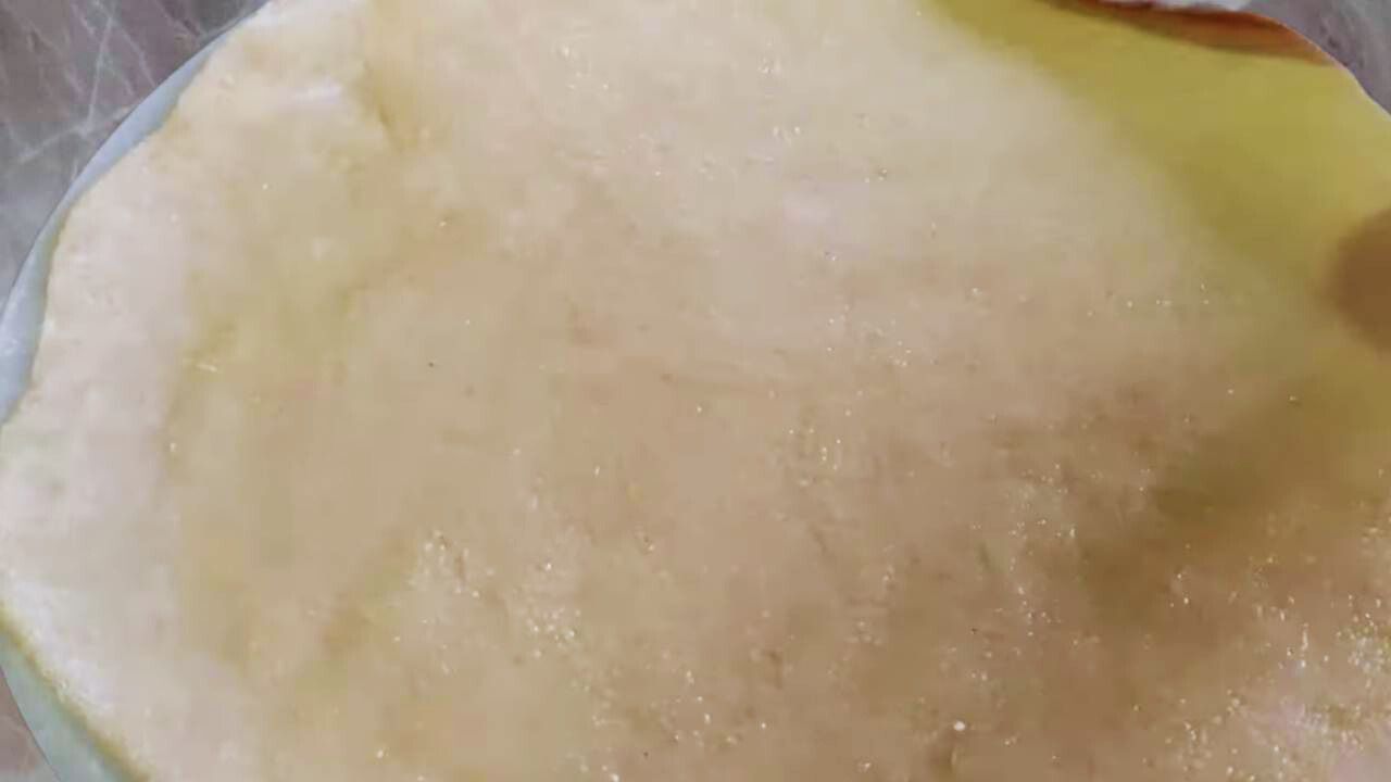Rubbing vegetable oil 