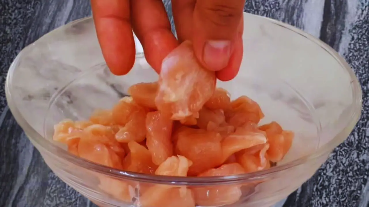 Small boneless chicken pieces 