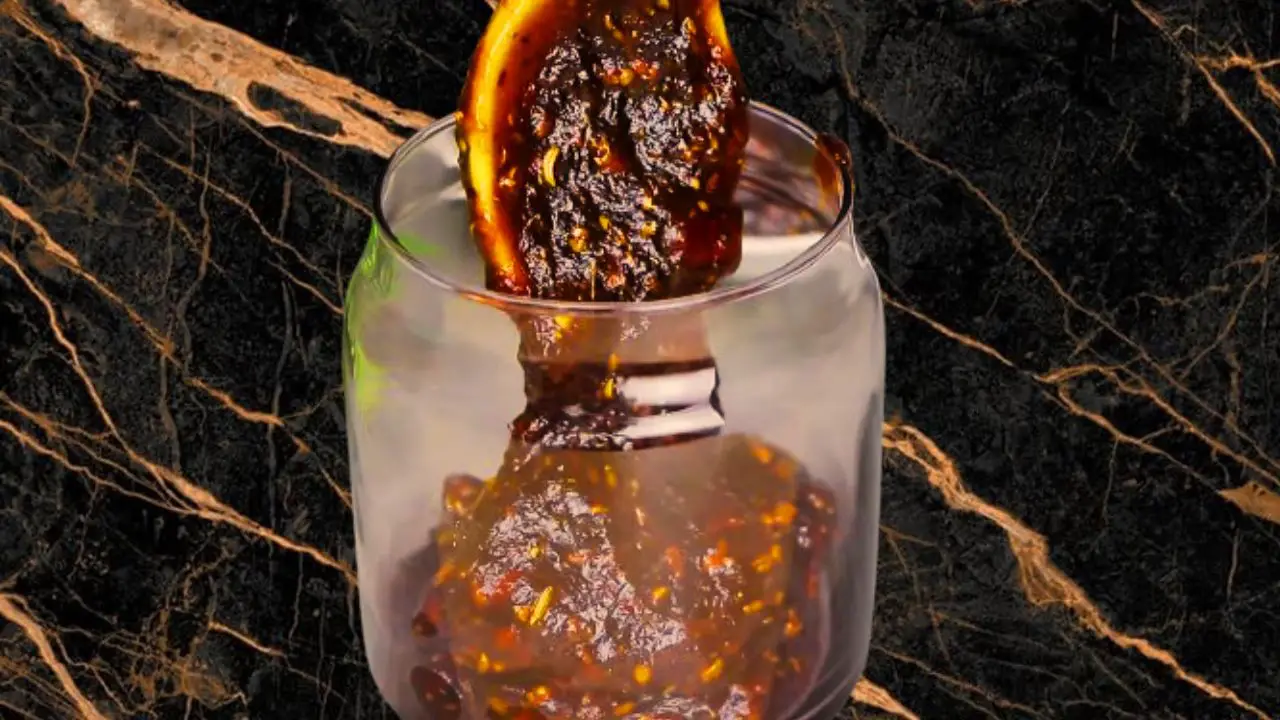 Storing Tamarind Pickle 