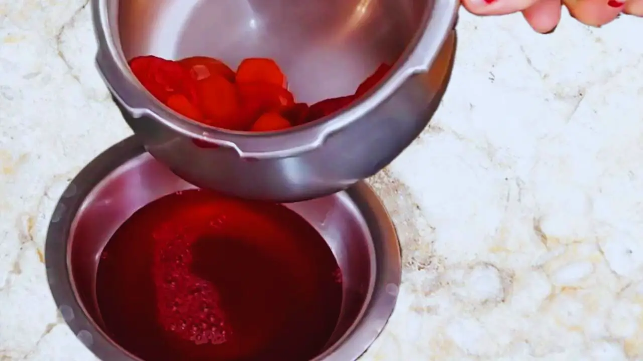 Beetroot carrot soup recipe step 3 Straining the water