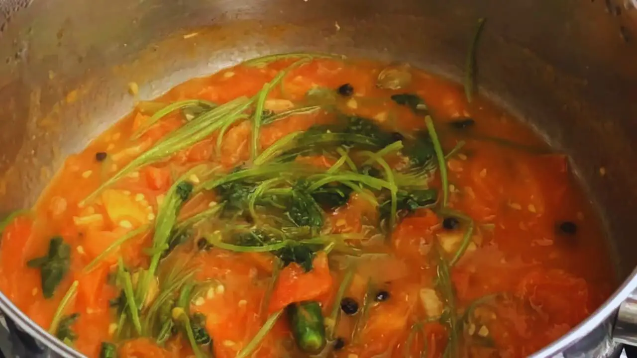 Tomato coriander soup recipe step 6 Time to add water