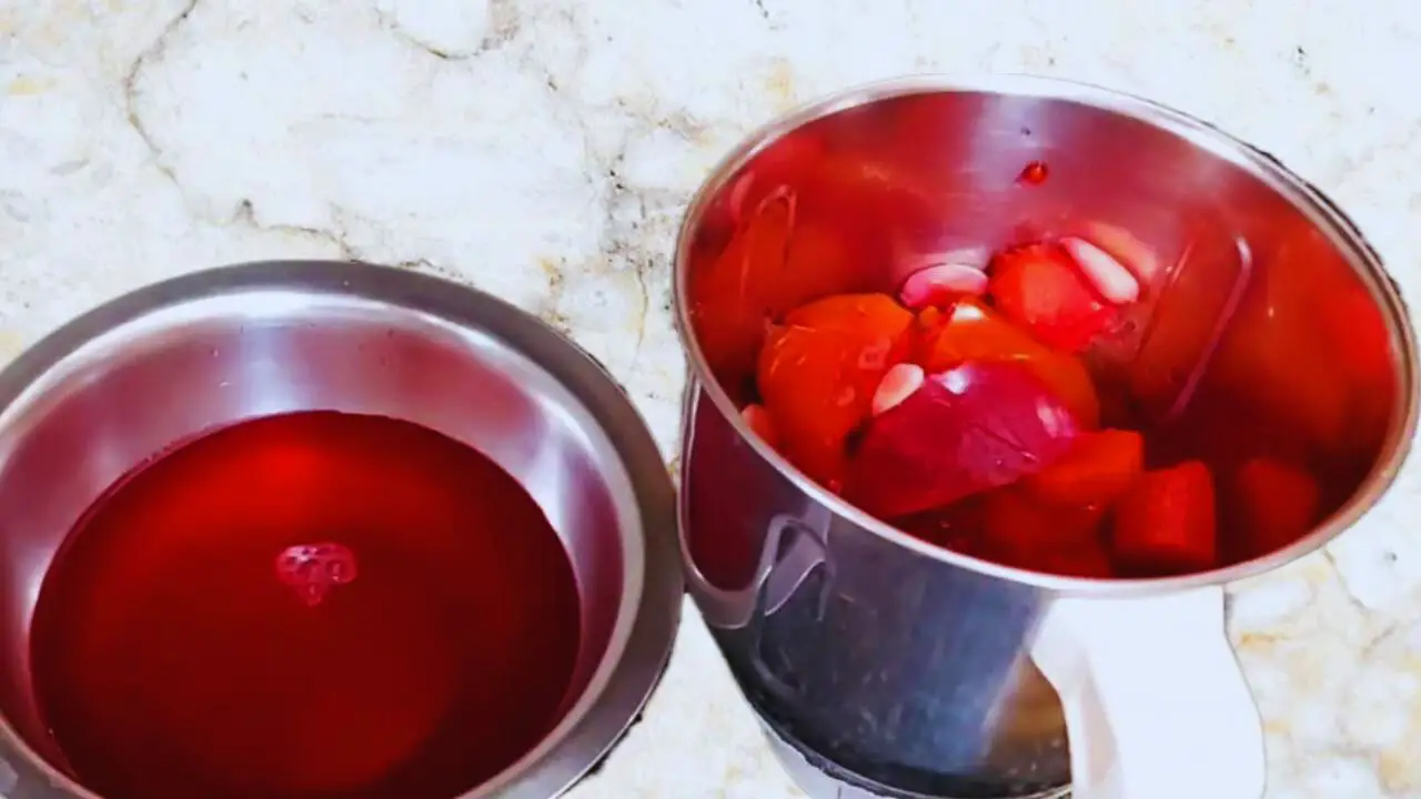 Beetroot carrot soup recipe step 4 Transferring vegetables to a mixer