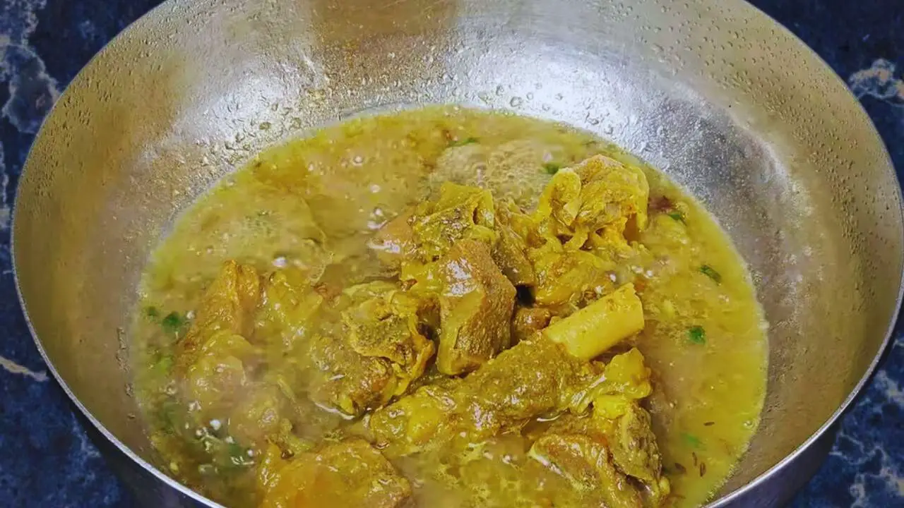 Adding boiled mutton 