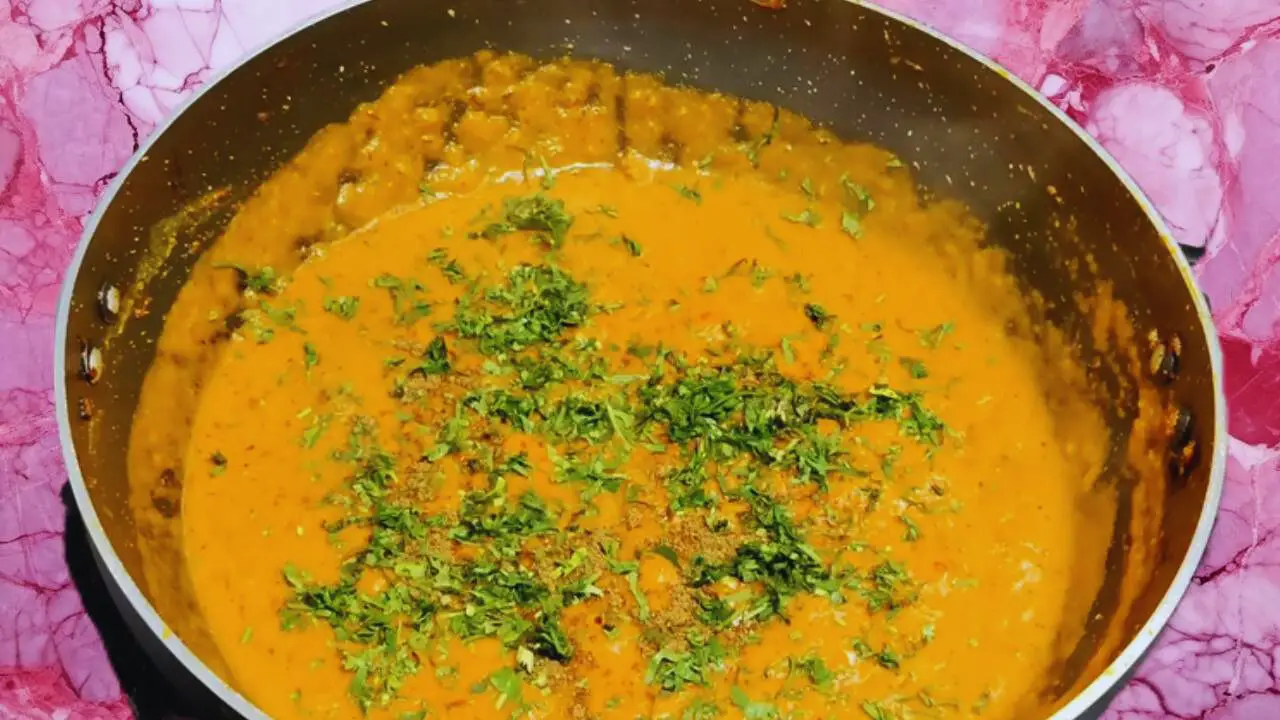 Adding coriander and garam masala 