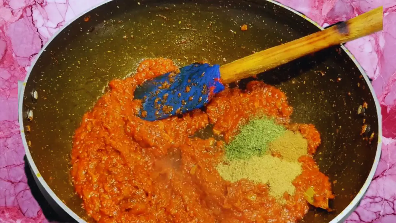 Adding powdered spices 