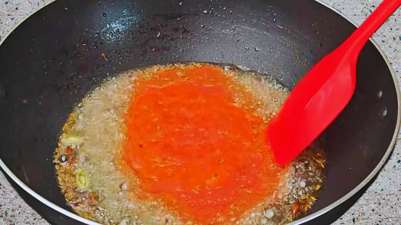 Vegetable kofta recipe step 8 Adding tomato paste