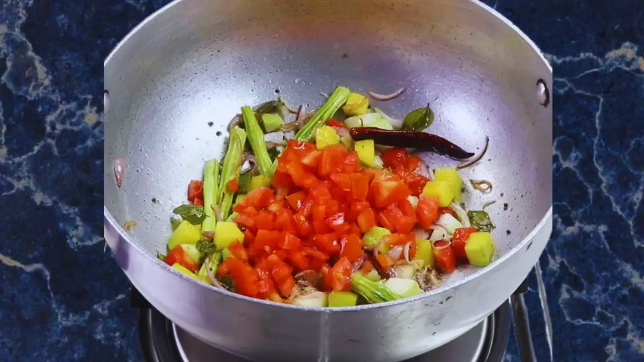 Adding tomatoes 