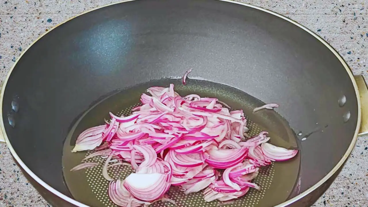 Vegetable kofta recipe step 4 Frying onions