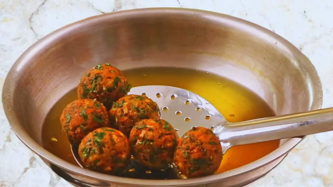 Frying Palak Paneer Kofta 