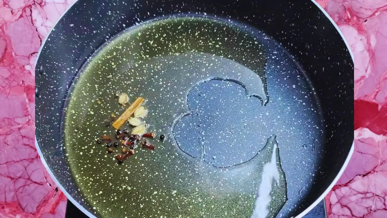 Frying whole spices 