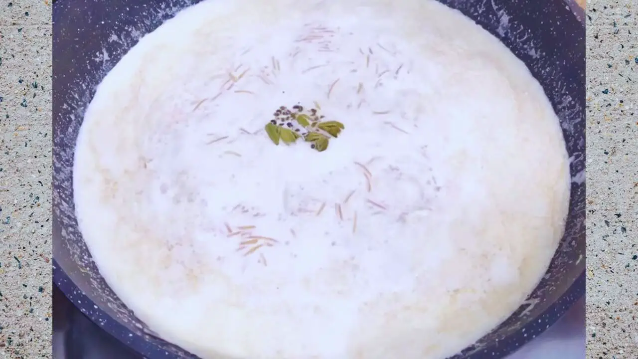 Vermicelli kheer recipe step 7 Adding cardamom