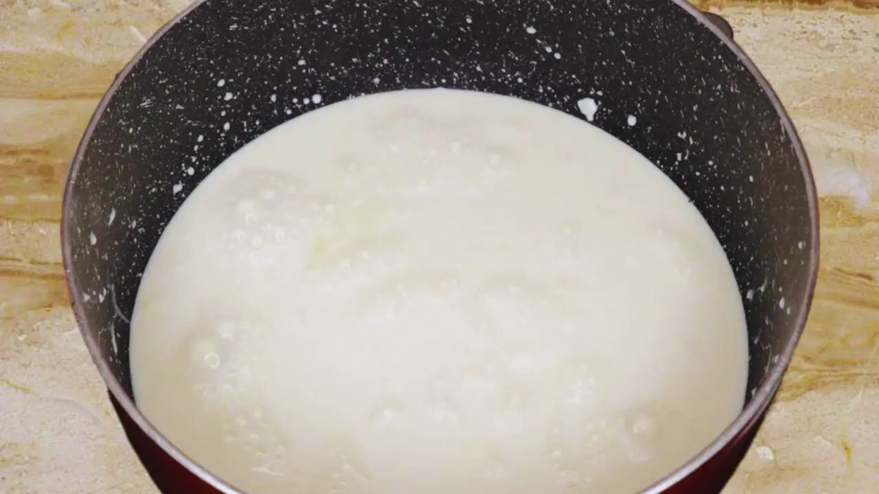 Boiling milk 