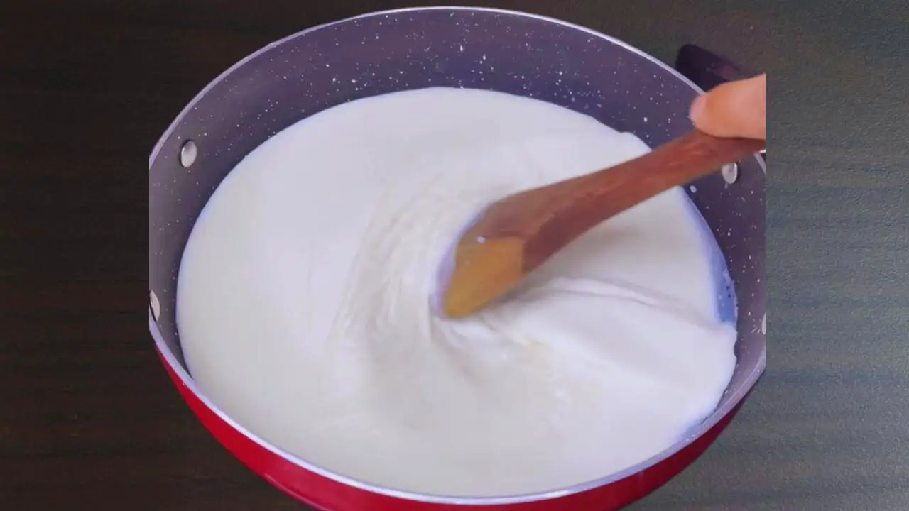 Boiling milk 