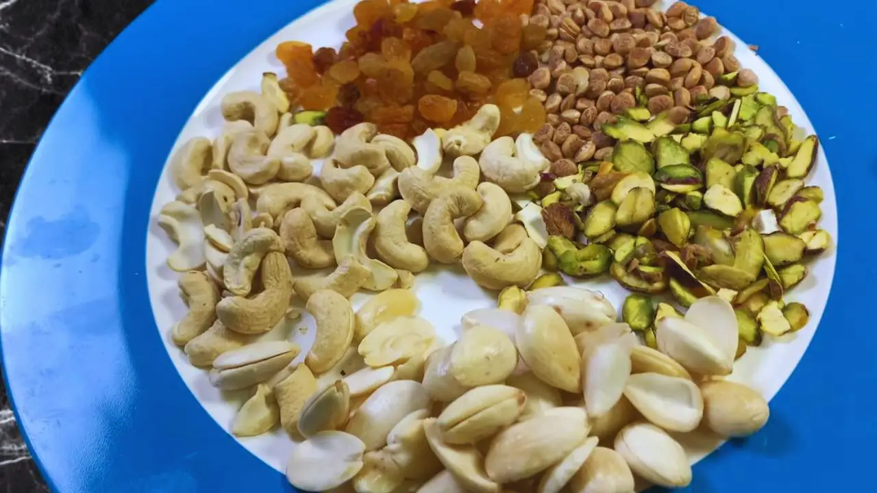 Dry fruits to add to Makhana Kheer 