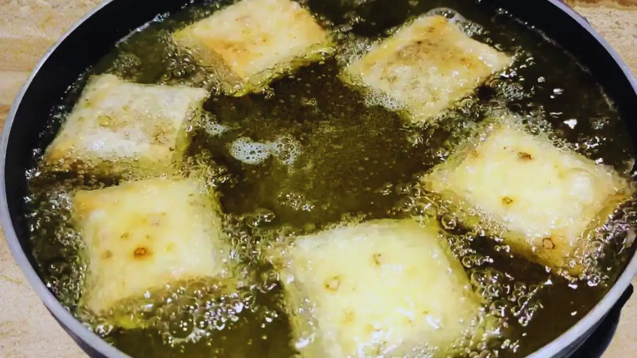 Frying Mutton Pockets 