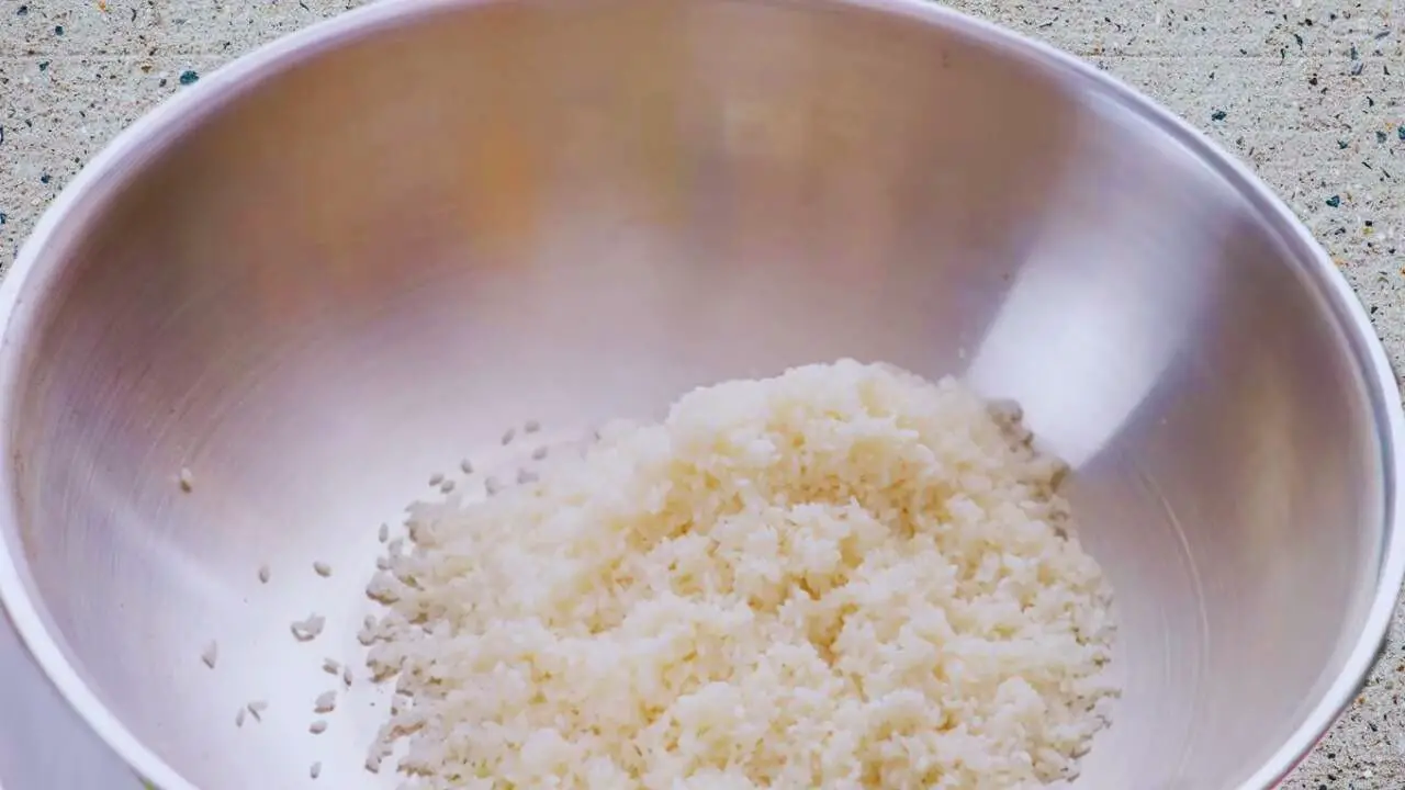 Frying rice 
