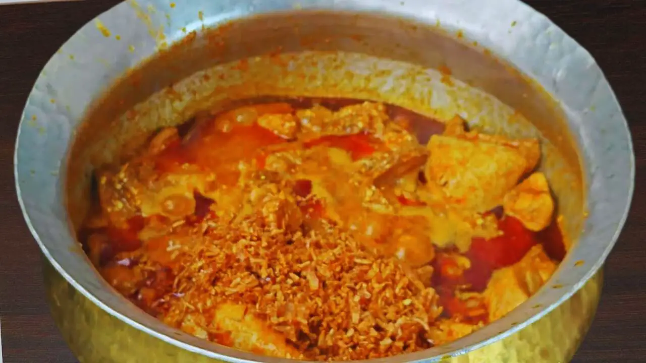 Chicken korma recipe step 9 Adding crushed fried onions