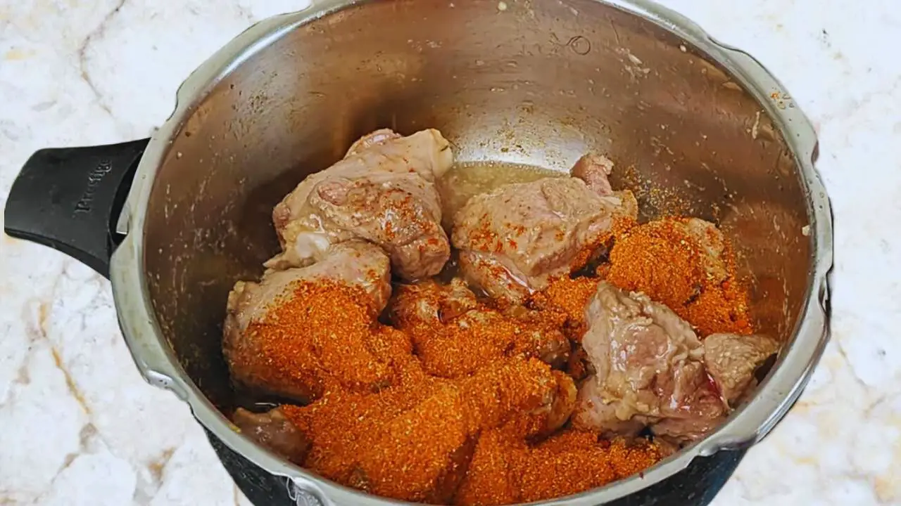 Adding powdered spices 