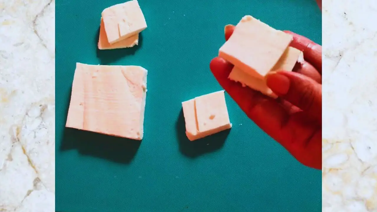 Cutting paneer cubes 