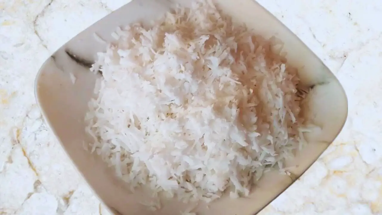 Grated coconut