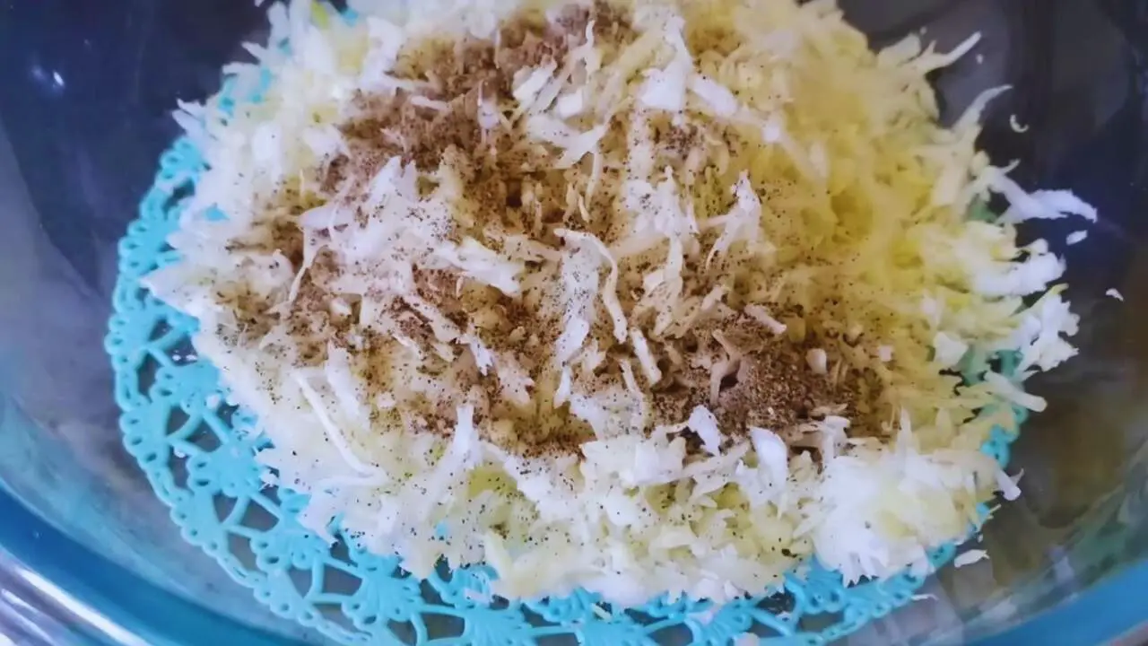 Preparing the stuffing for Cheese Roll 