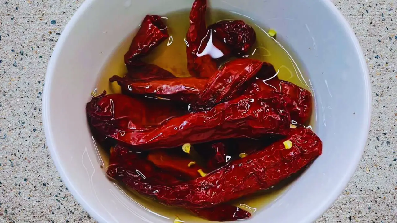 Fish vindaloo recipe step 2 Soaking red chilies