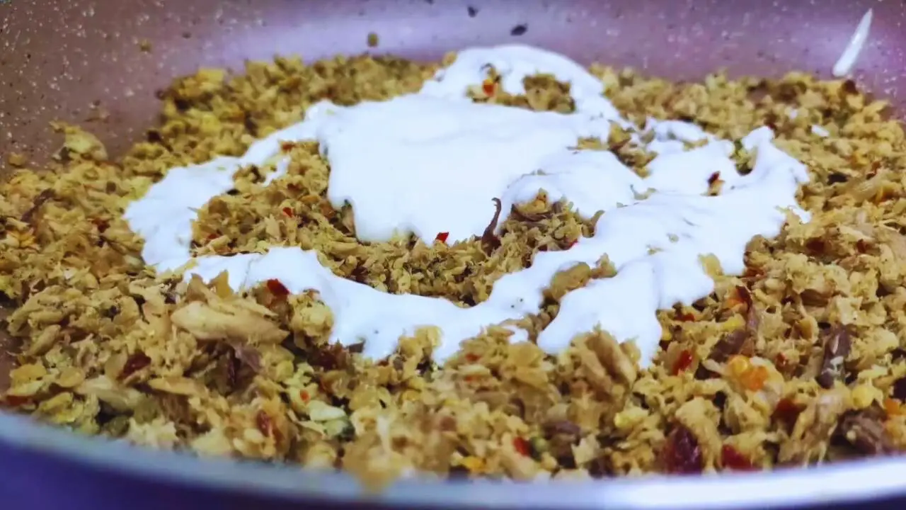 Fish sandwich recipe step 6 Adding mayonnaise