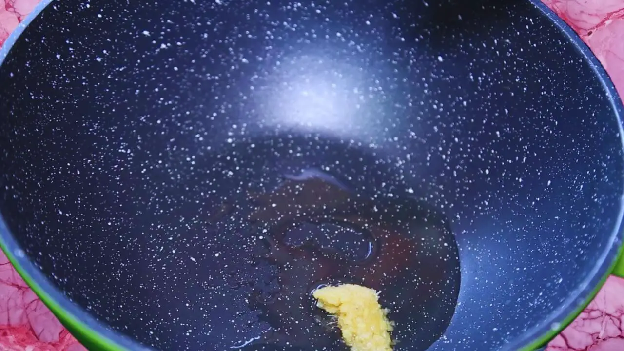 Frying ginger garlic paste 