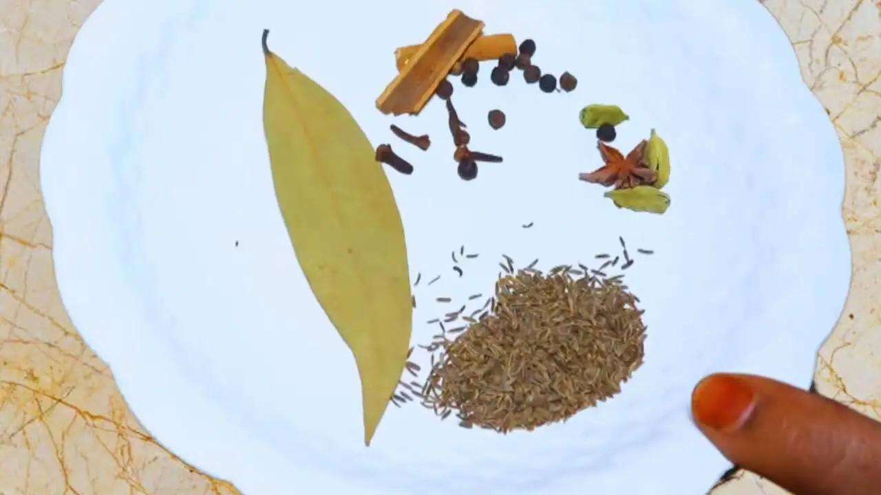 Whole spices to add to cook mutton keema 